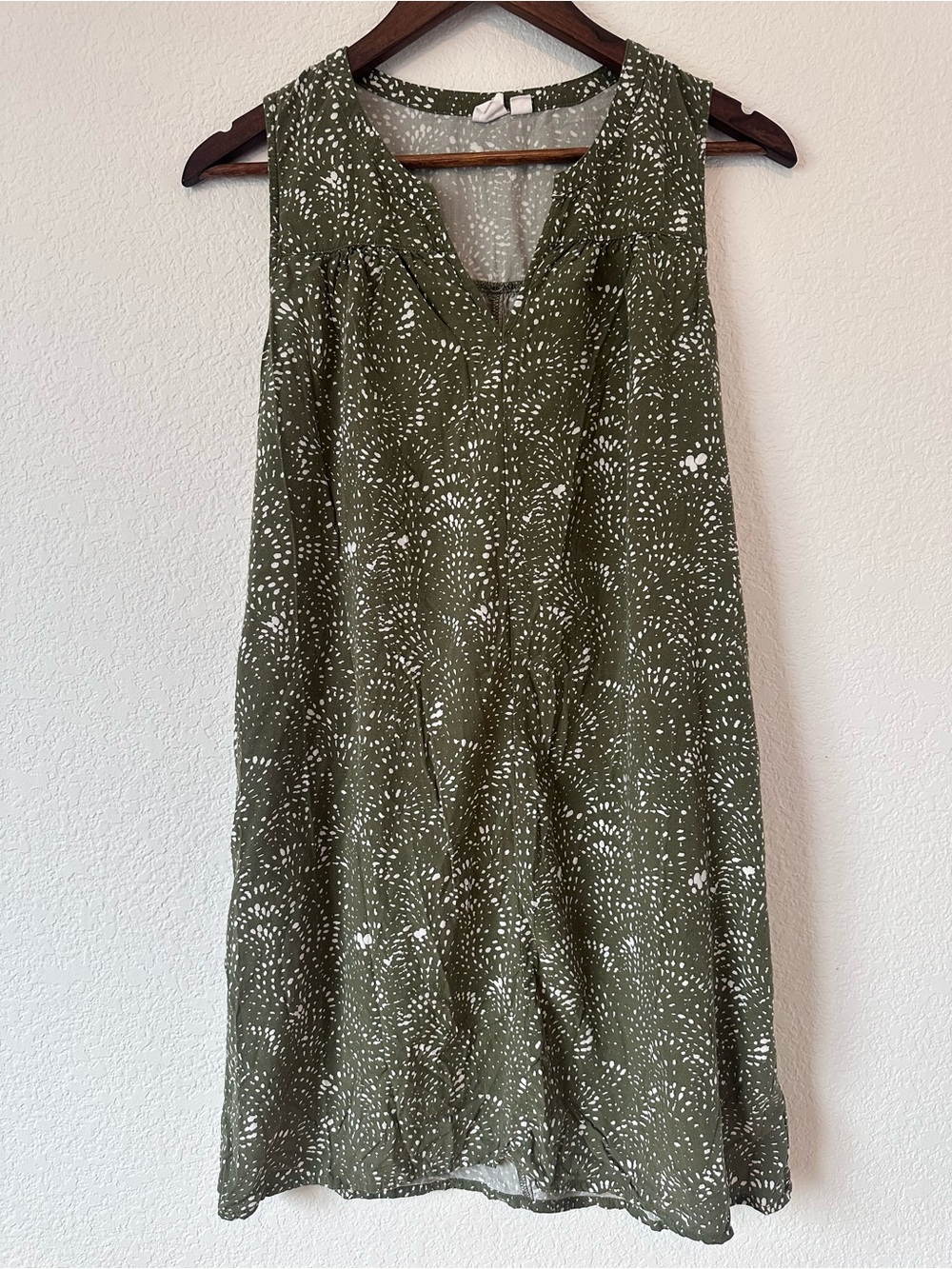 GAP Olive Green Sleeveless Midi Dress with White Abstract Print - Picture 1 of 8